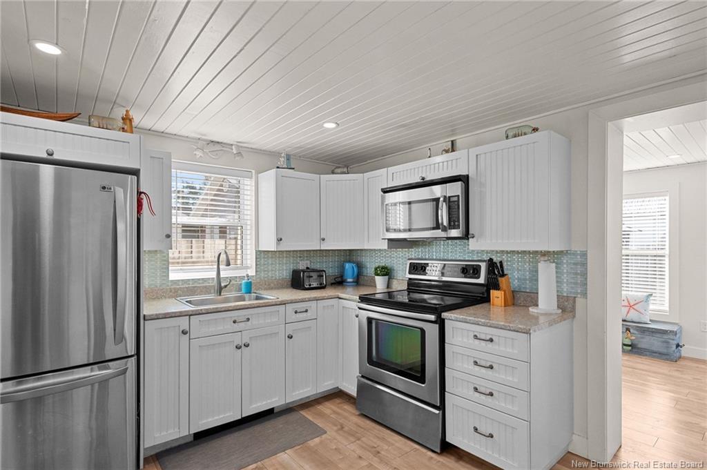 16 Railway Ave, Shediac, NB