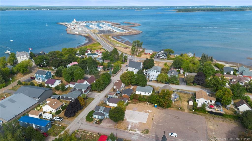 16 Railway Ave, Shediac, NB