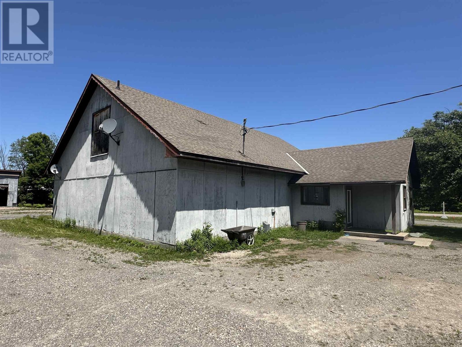 3003 Base Line, Hilton Beach, ON