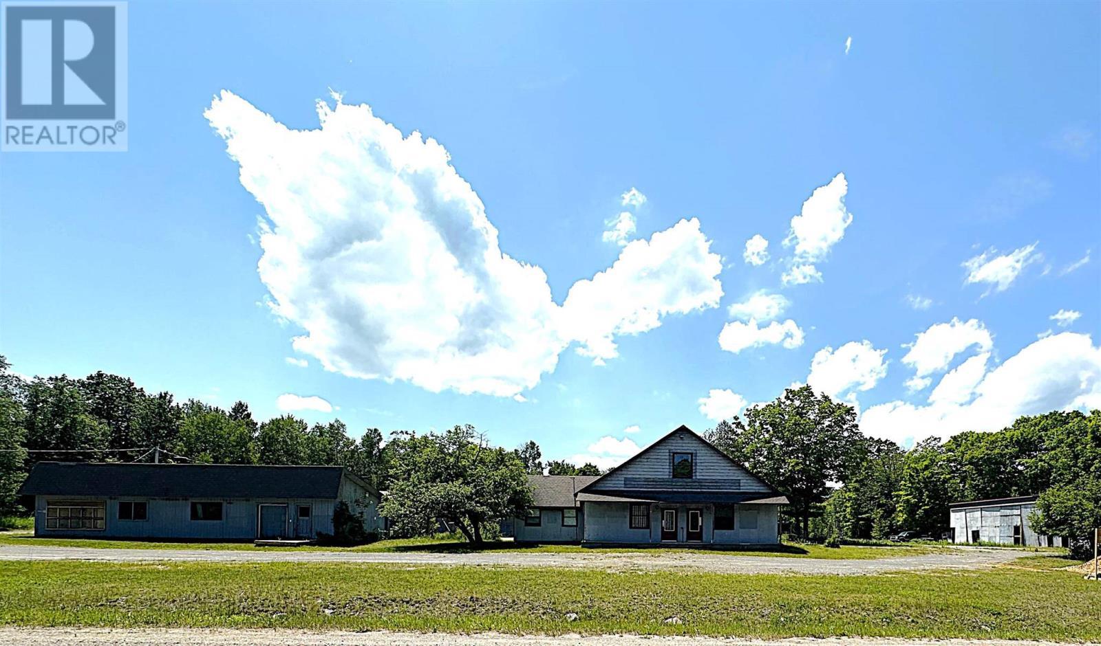 3003 Base Line, Hilton Beach, ON