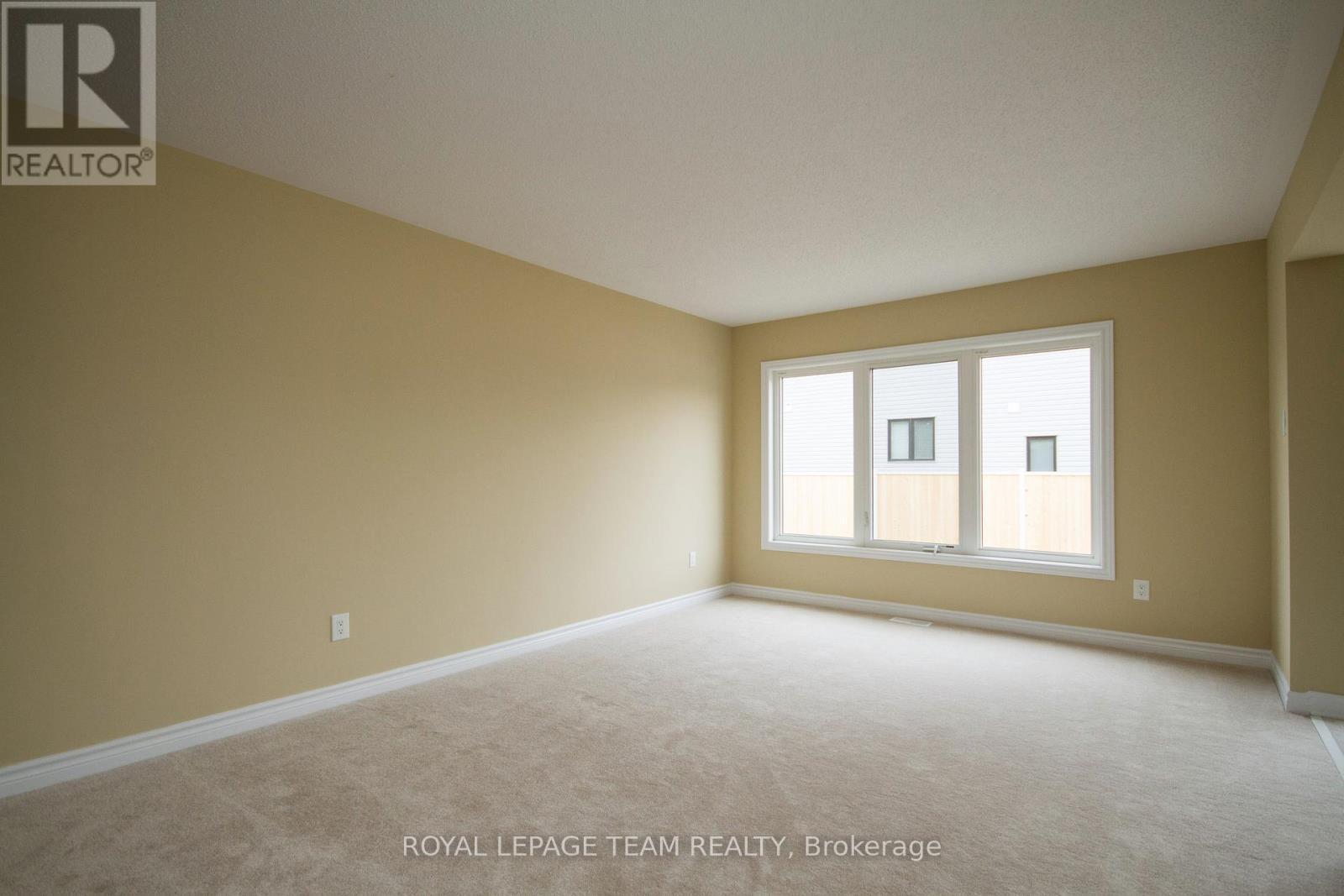 Living R - 464 Brettonwood Ridge, Ottawa, ON - Indoor Photo Showing Other Room