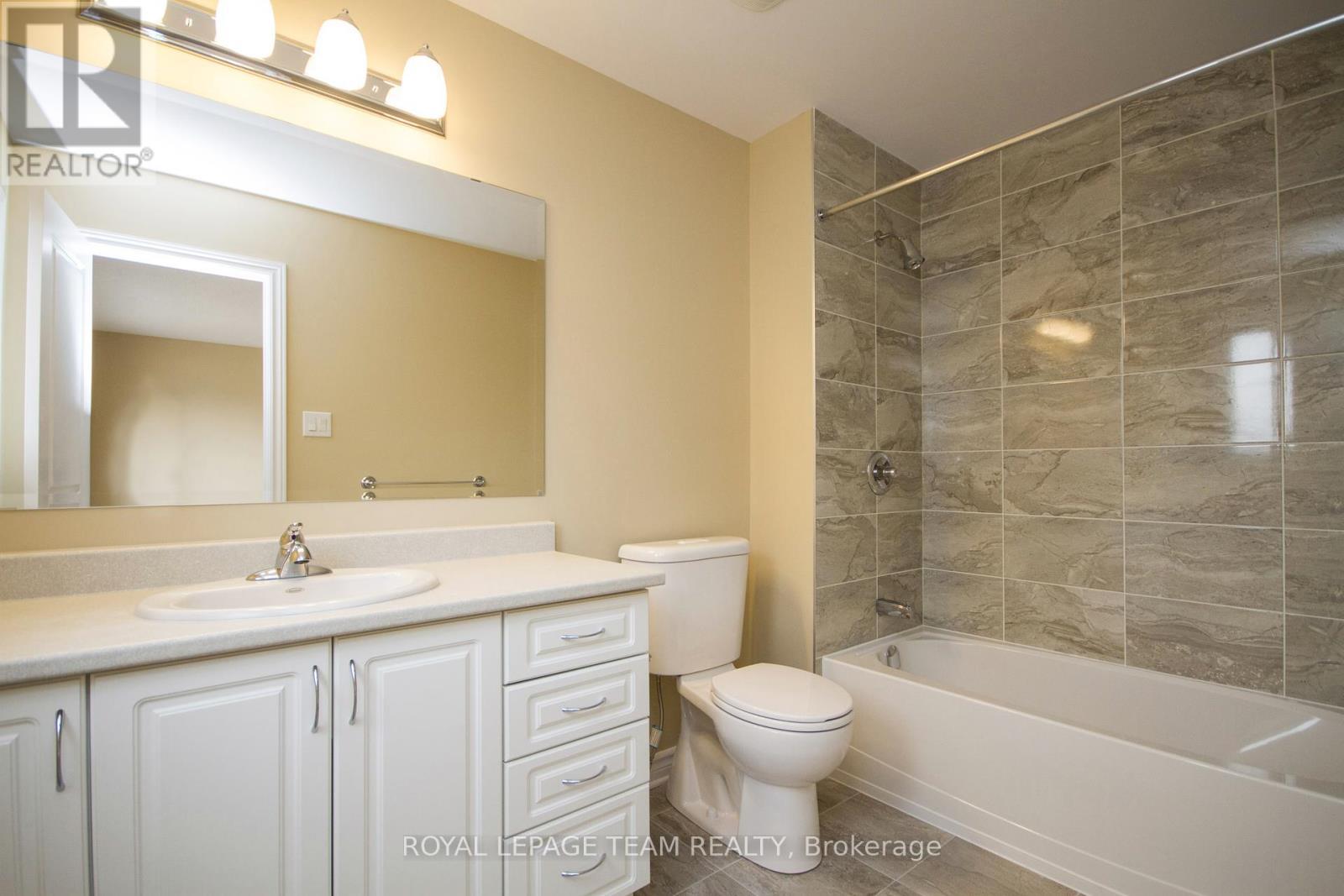 Ensuite - 464 Brettonwood Ridge, Ottawa, ON - Indoor Photo Showing Bathroom