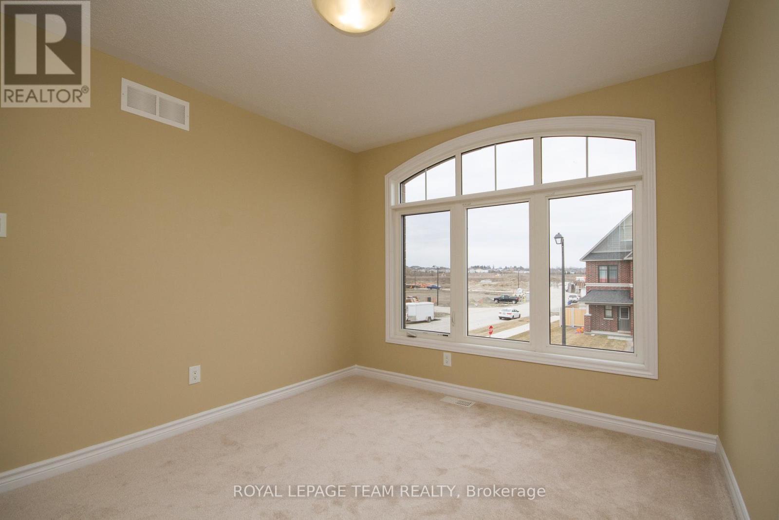 Bedroom - 464 Brettonwood Ridge, Ottawa, ON - Indoor Photo Showing Other Room