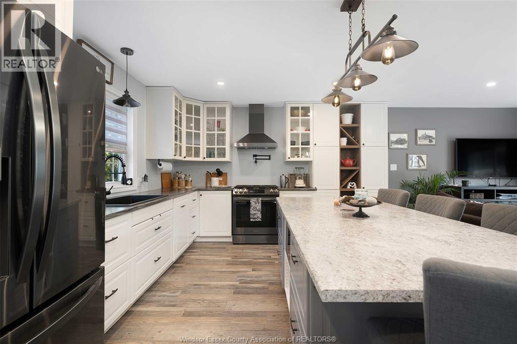 112 Washington, Harrow, ON - Indoor