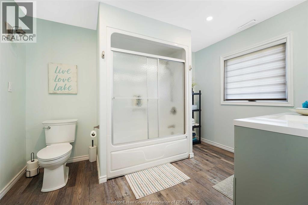 112 Washington, Harrow, ON - Indoor Photo Showing Bathroom