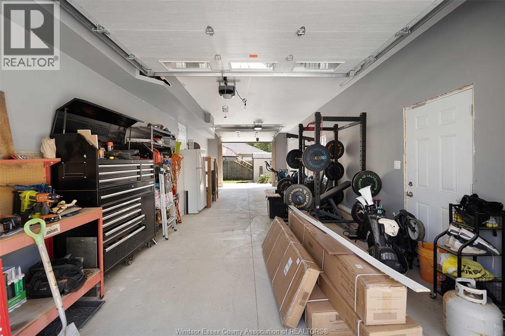 112 Washington, Harrow, ON - Indoor