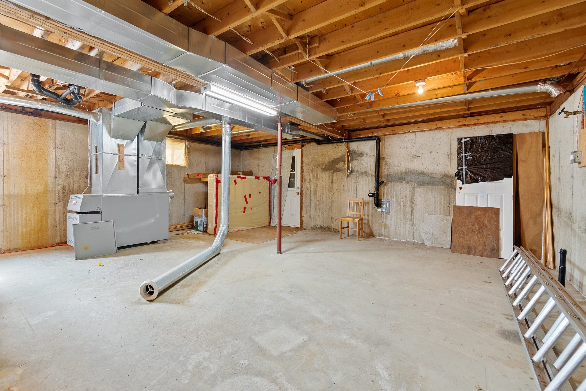 Basement - 211 Ch. Stephens, Otter Lake, QC - Indoor Photo Showing Basement