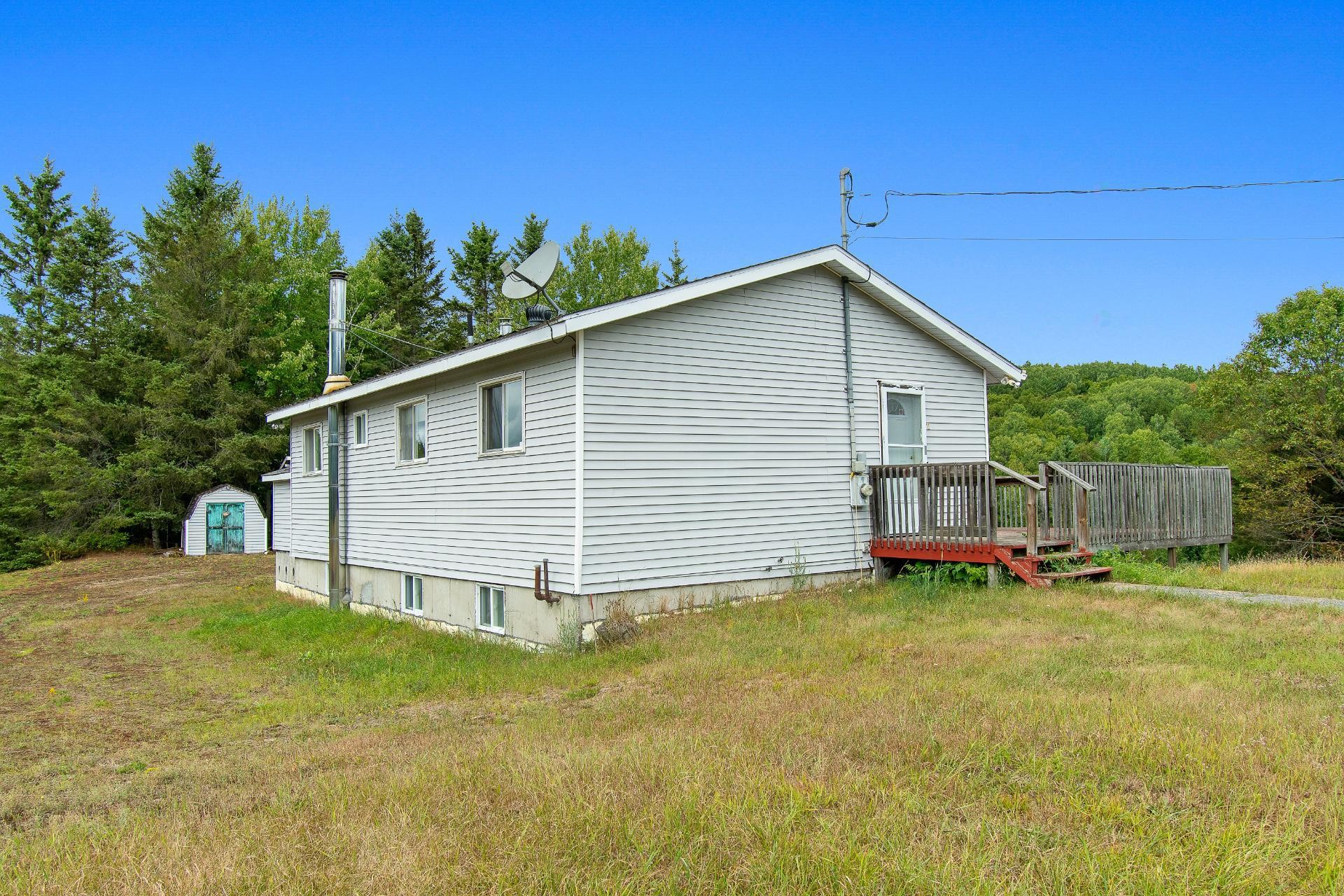 Back of Structure - 211 Ch. Stephens, Otter Lake, QC - Outdoor