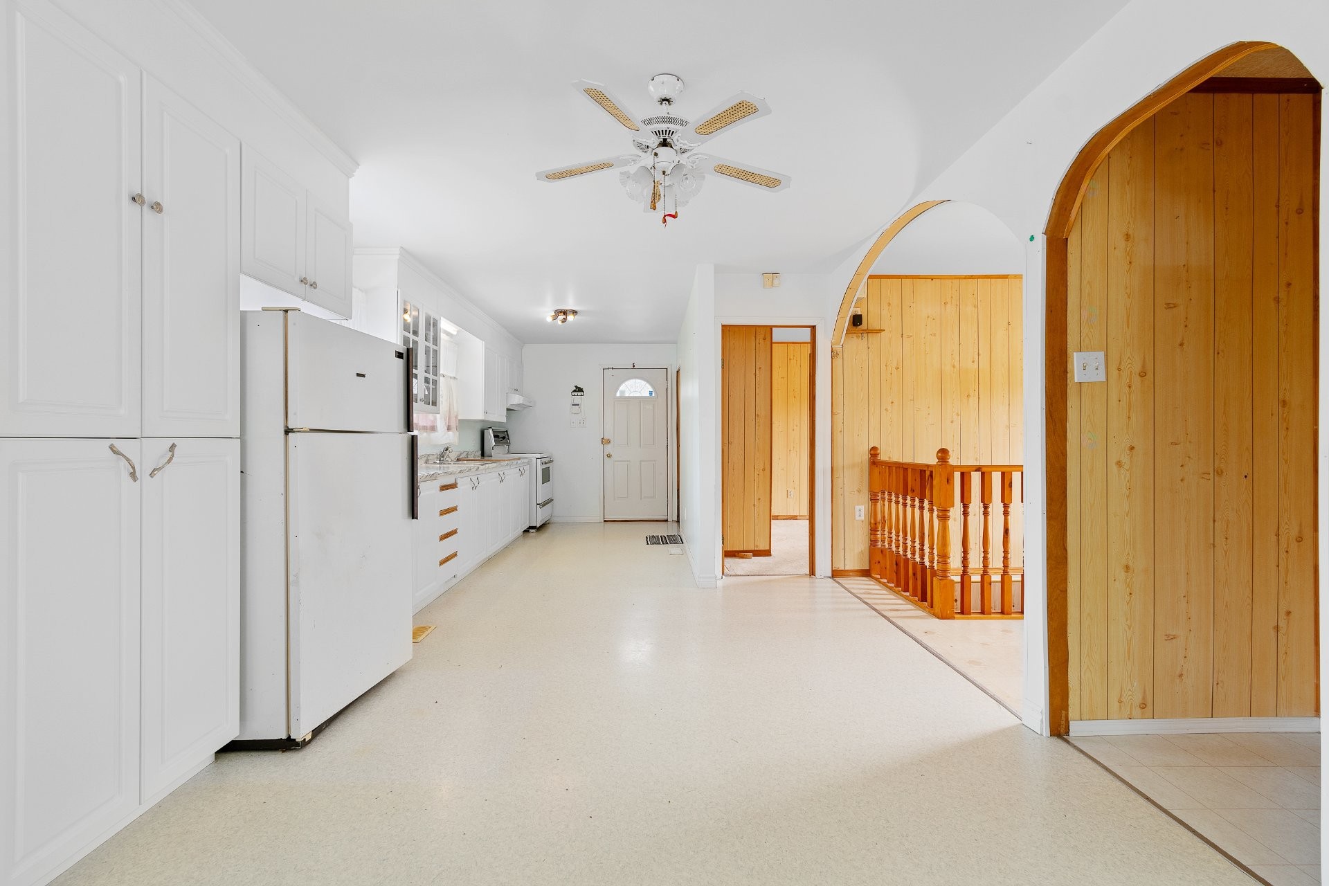 Kitchen - 211 Ch. Stephens, Otter Lake, QC - Indoor Photo Showing Other Room