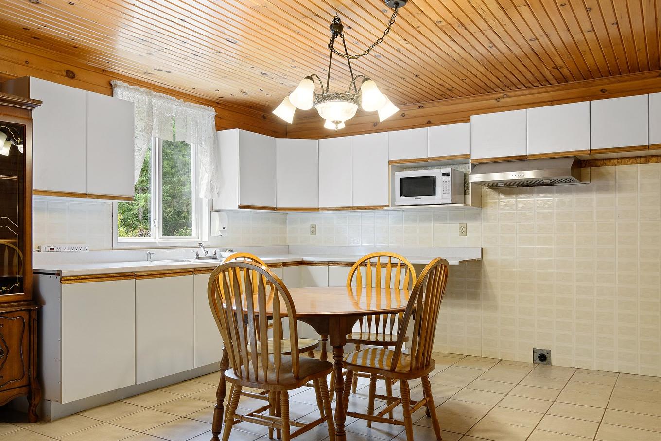 Cuisine - 5 - C Rue Frank, Clarendon, QC - Indoor Photo Showing Dining Room