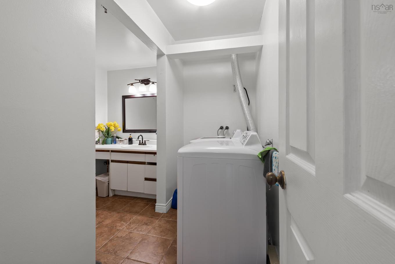 109 87 Kearney Lake Road, Halifax, NS