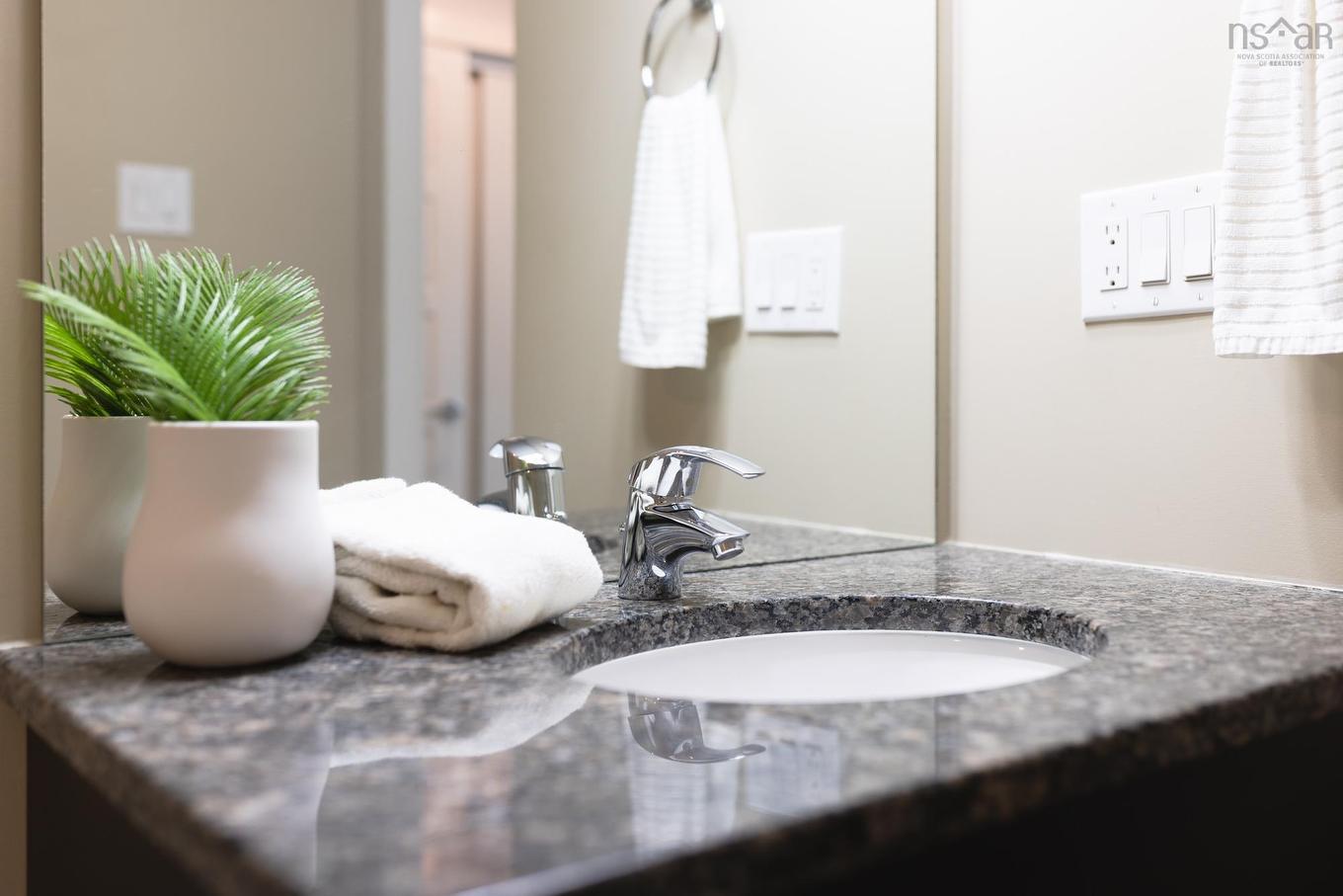 205 31 Kings Wharf Place, Dartmouth, NS