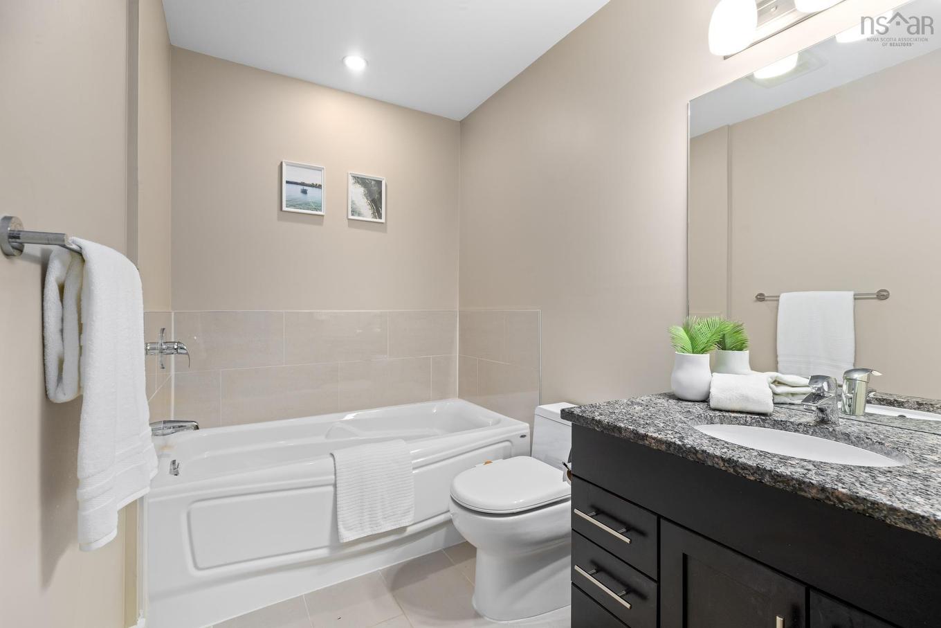 205 31 Kings Wharf Place, Dartmouth, NS