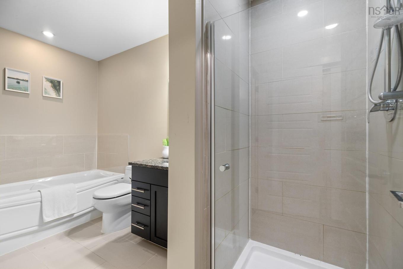 205 31 Kings Wharf Place, Dartmouth, NS