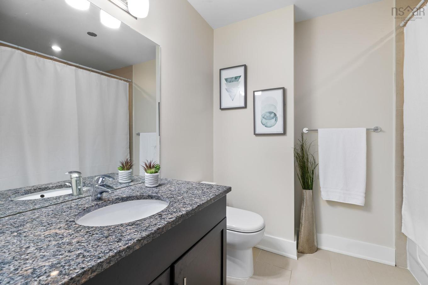 205 31 Kings Wharf Place, Dartmouth, NS