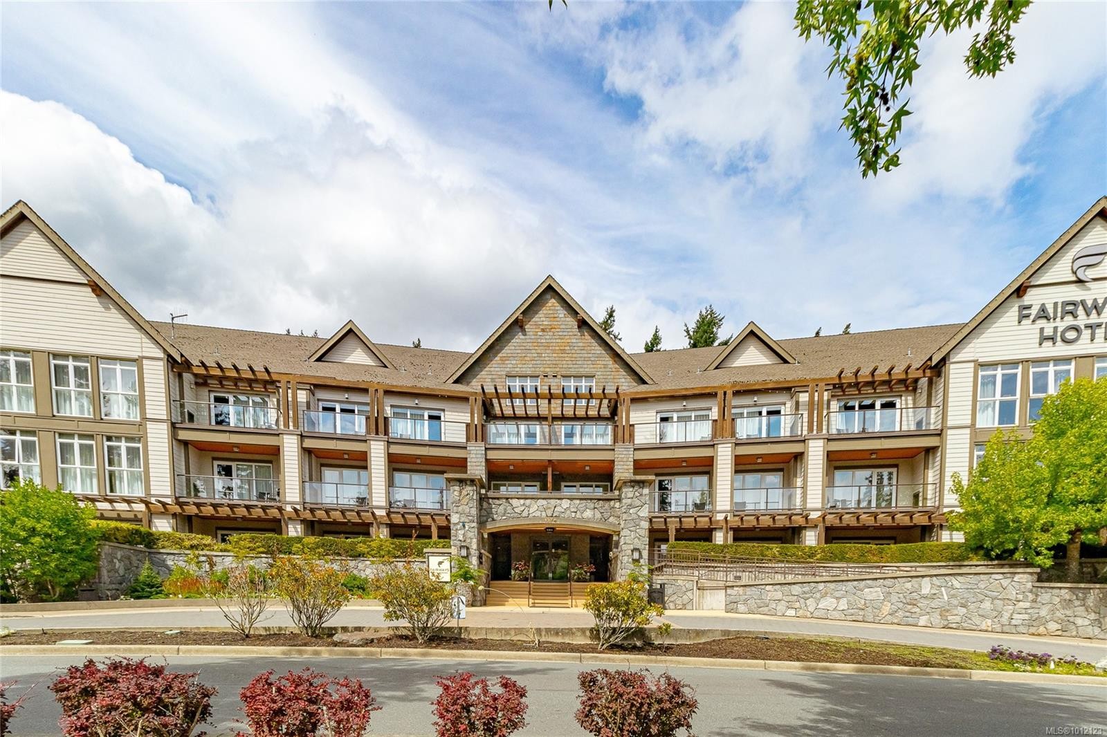 210 A-1376 Lynburne Pl, Langford, BC - Outdoor With Balcony With Facade