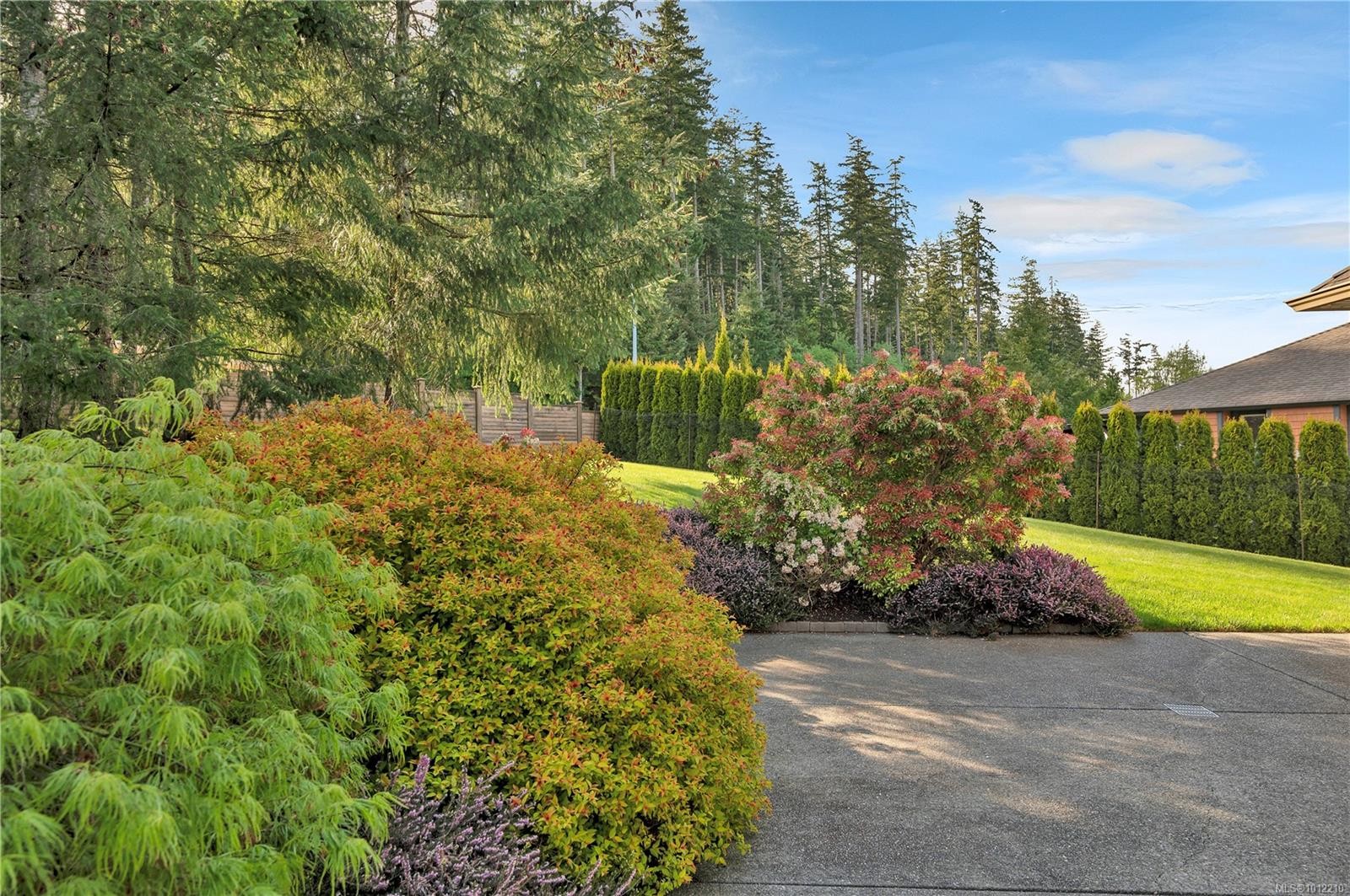 2002 Varsity Dr, Campbell River, BC