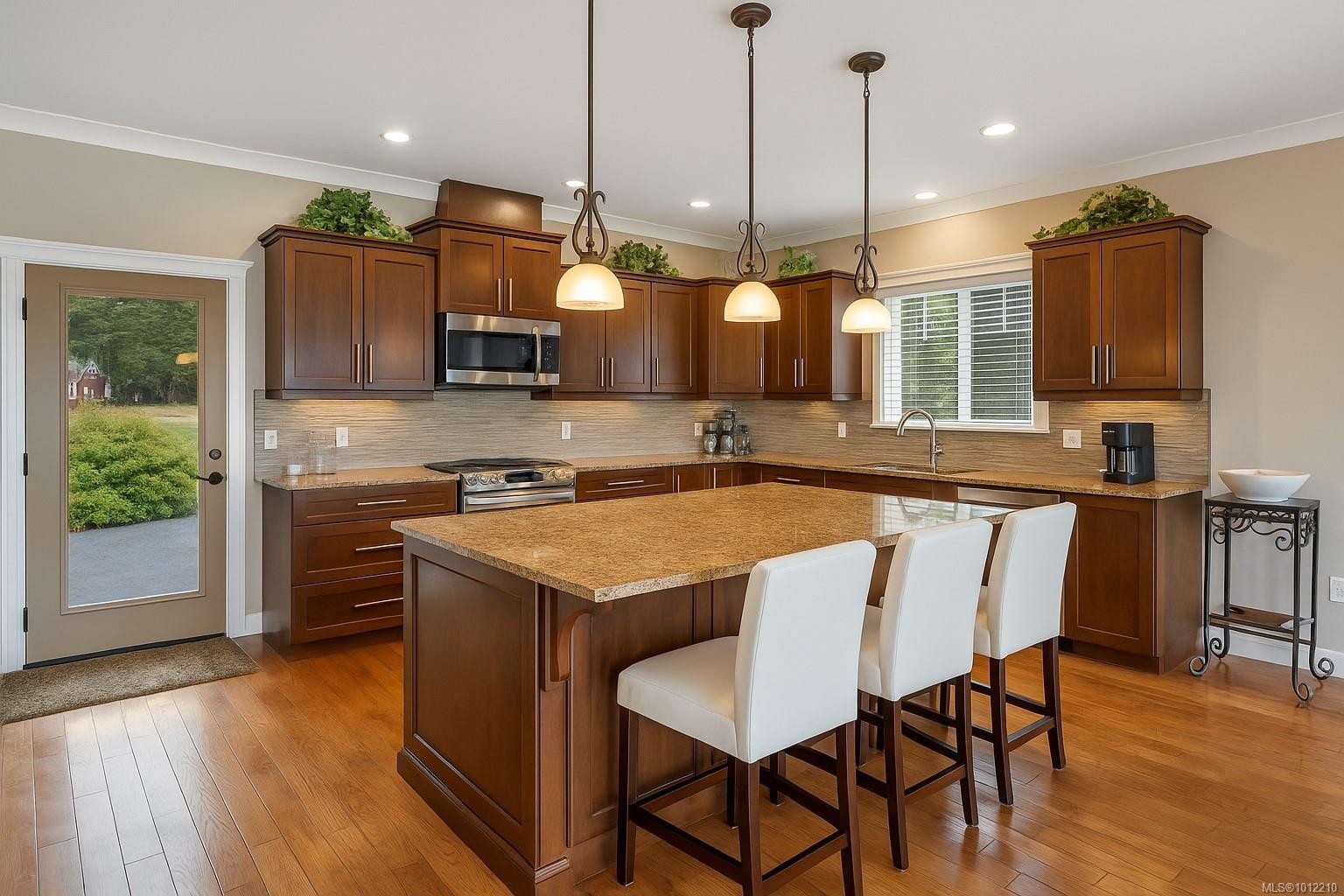 2002 Varsity Dr, Campbell River, BC