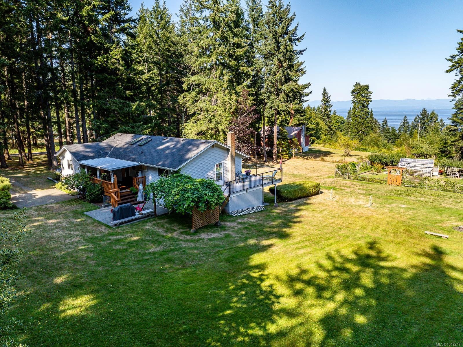 1927 Wilson Rd, Courtenay, BC