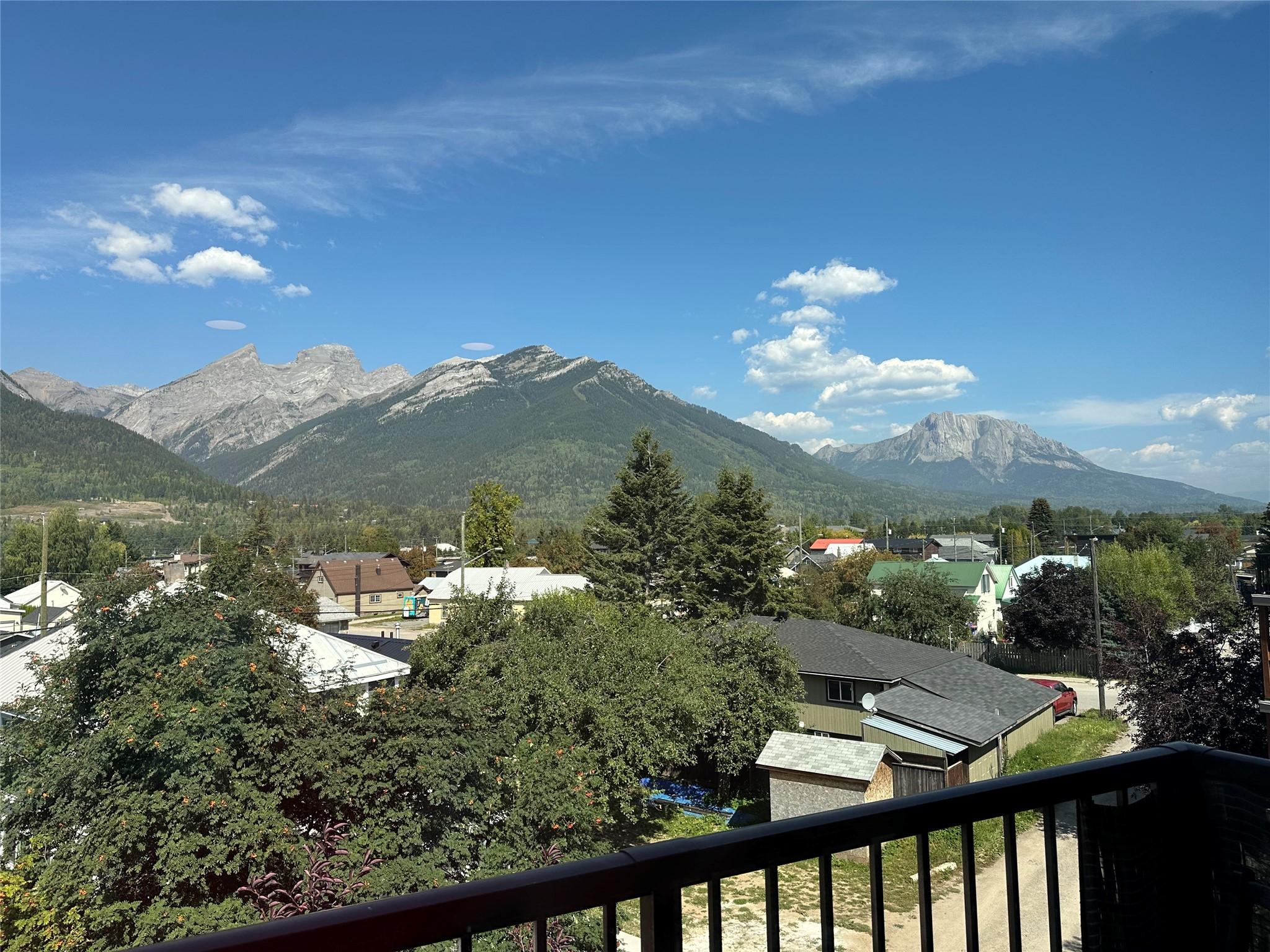 402-1042 1St Avenue, Fernie, BC - Outdoor With View