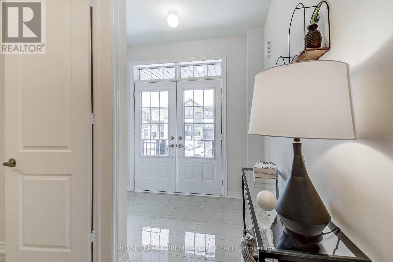 440 Kennedy Circle, Milton, ON - Indoor Photo Showing Other Room