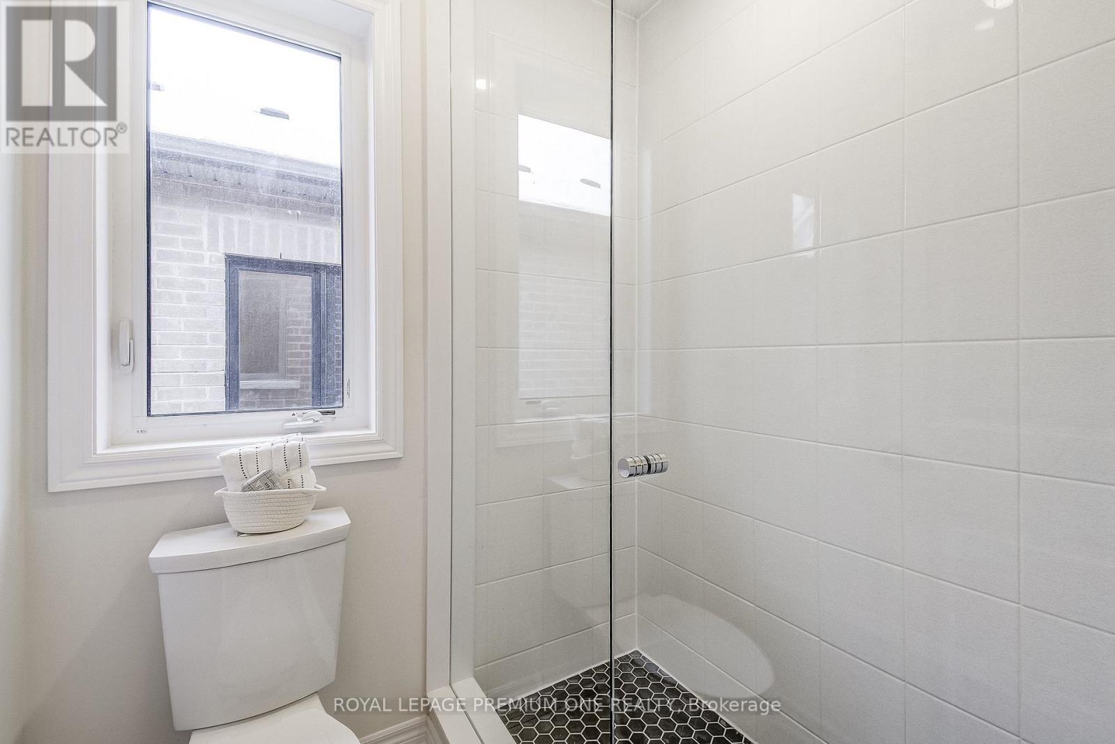 440 Kennedy Circle, Milton, ON - Indoor Photo Showing Bathroom