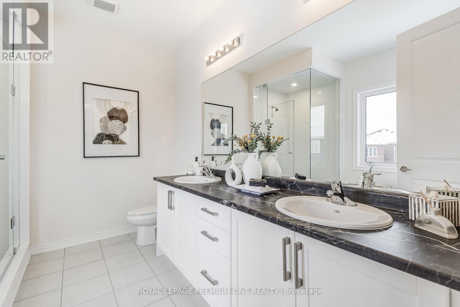 440 Kennedy Circle, Milton, ON - Indoor Photo Showing Bathroom