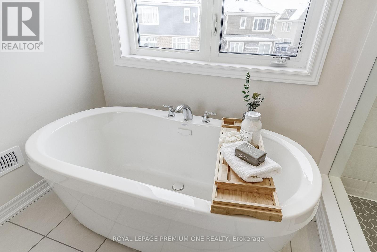 440 Kennedy Circle, Milton, ON - Indoor Photo Showing Bathroom