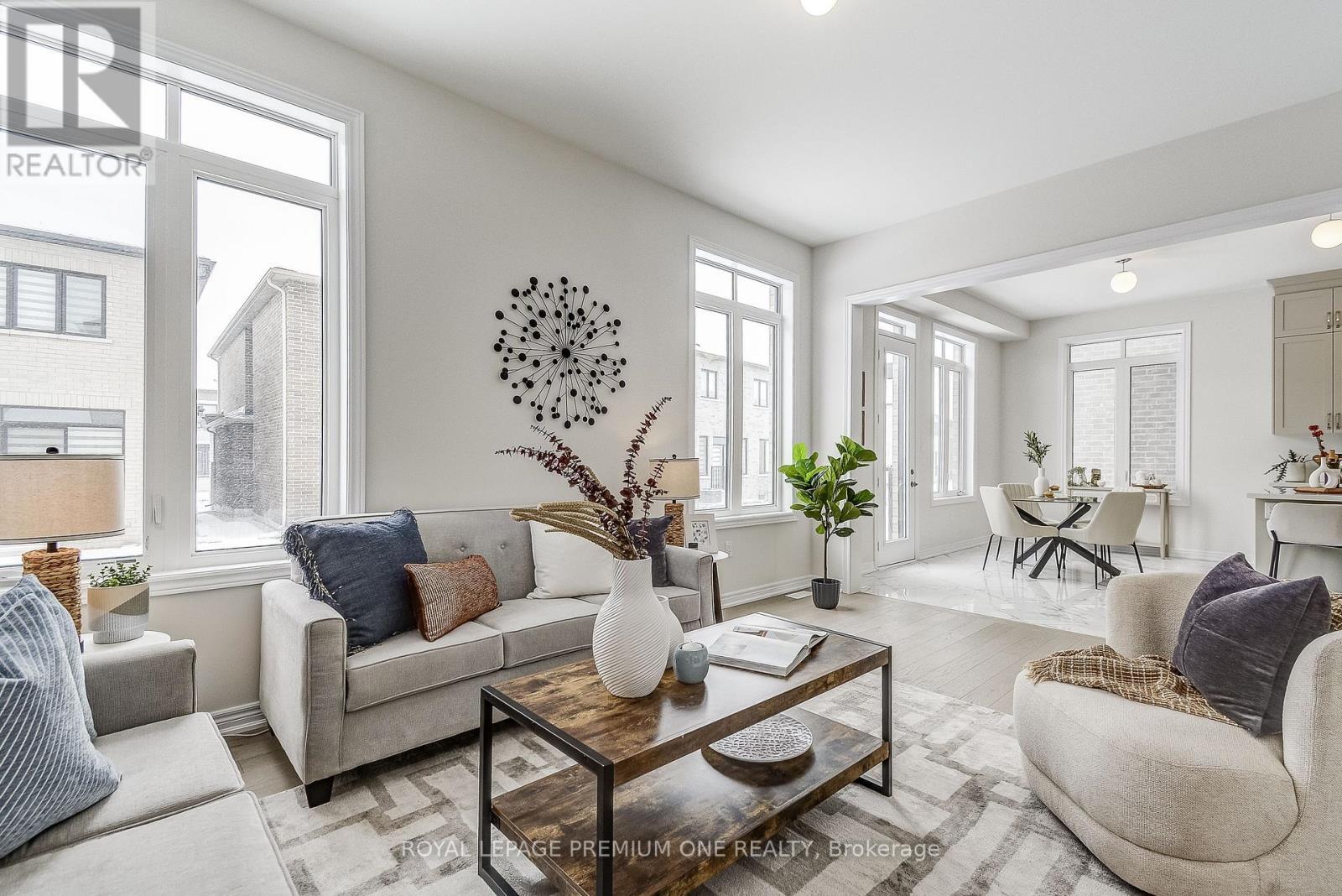884 Plum Place, Milton, ON - Indoor Photo Showing Living Room