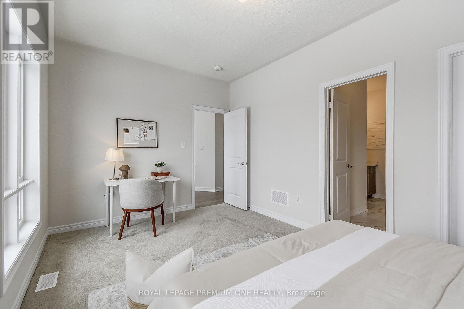 884 Plum Place, Milton, ON - Indoor Photo Showing Bedroom