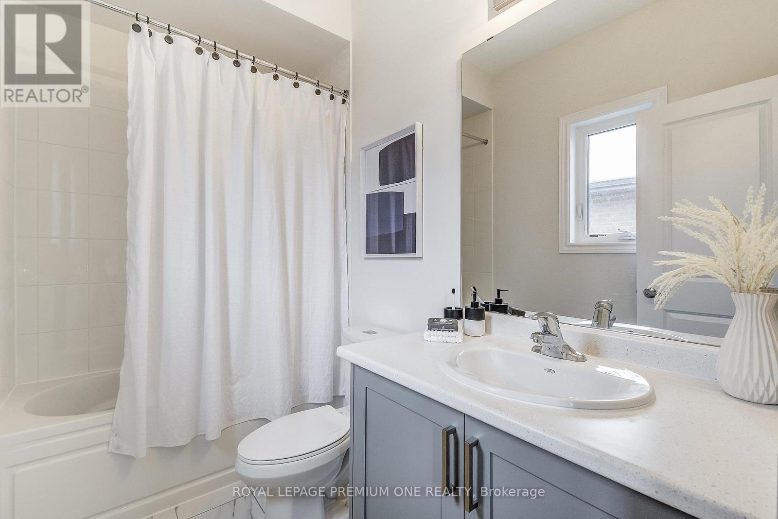 884 Plum Place, Milton, ON - Indoor Photo Showing Bathroom
