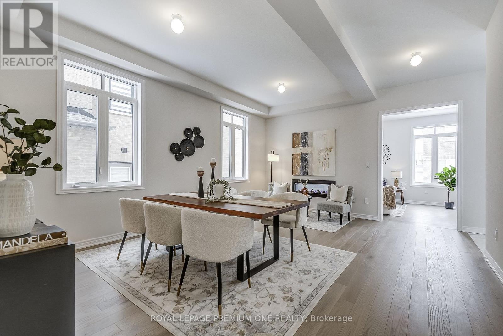 884 Plum Place, Milton, ON - Indoor Photo Showing Dining Room