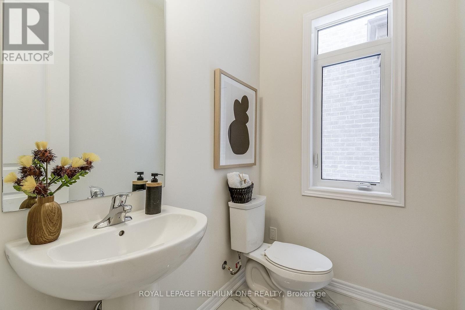884 Plum Place, Milton, ON - Indoor Photo Showing Bathroom