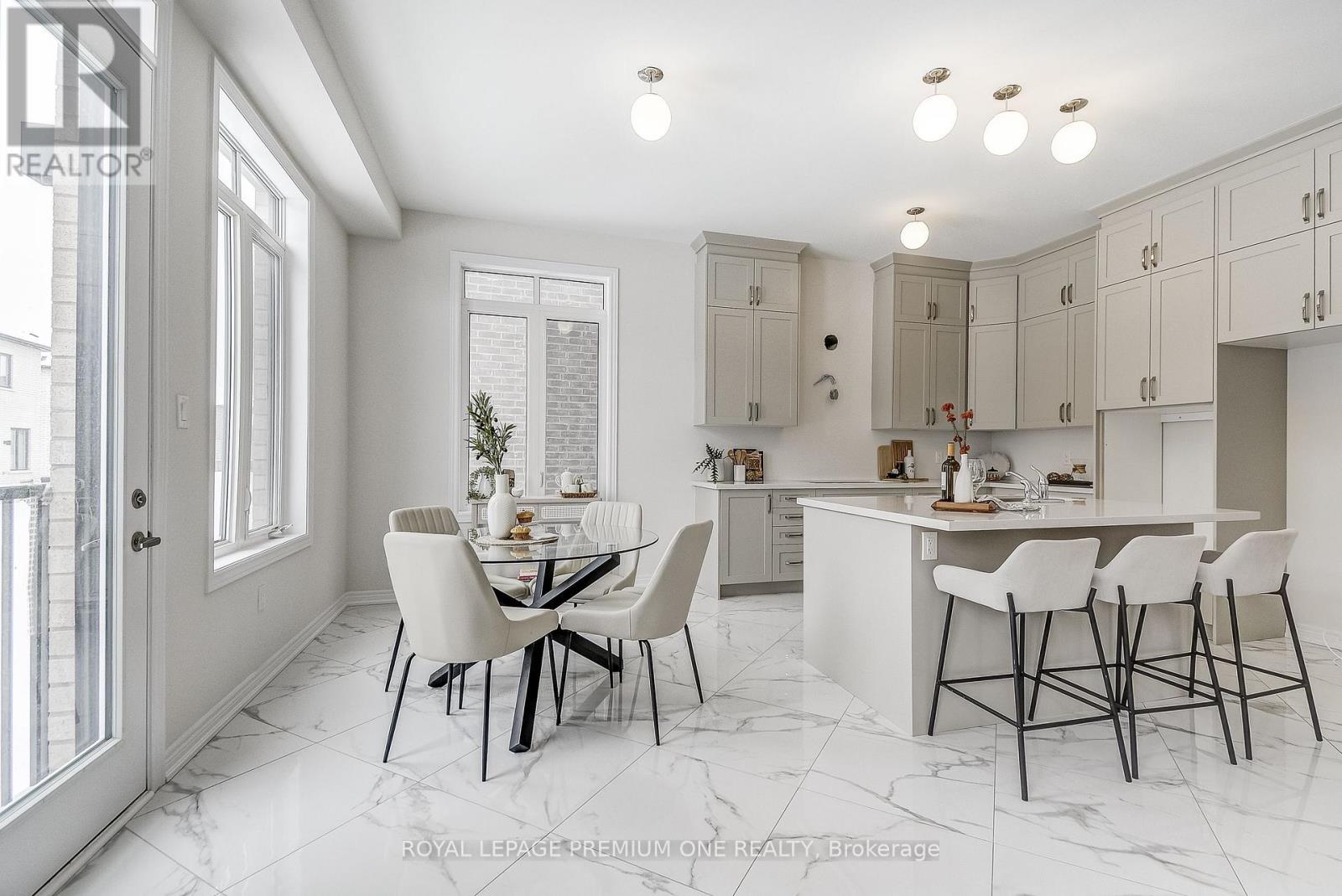 884 Plum Place, Milton, ON - Indoor Photo Showing Dining Room