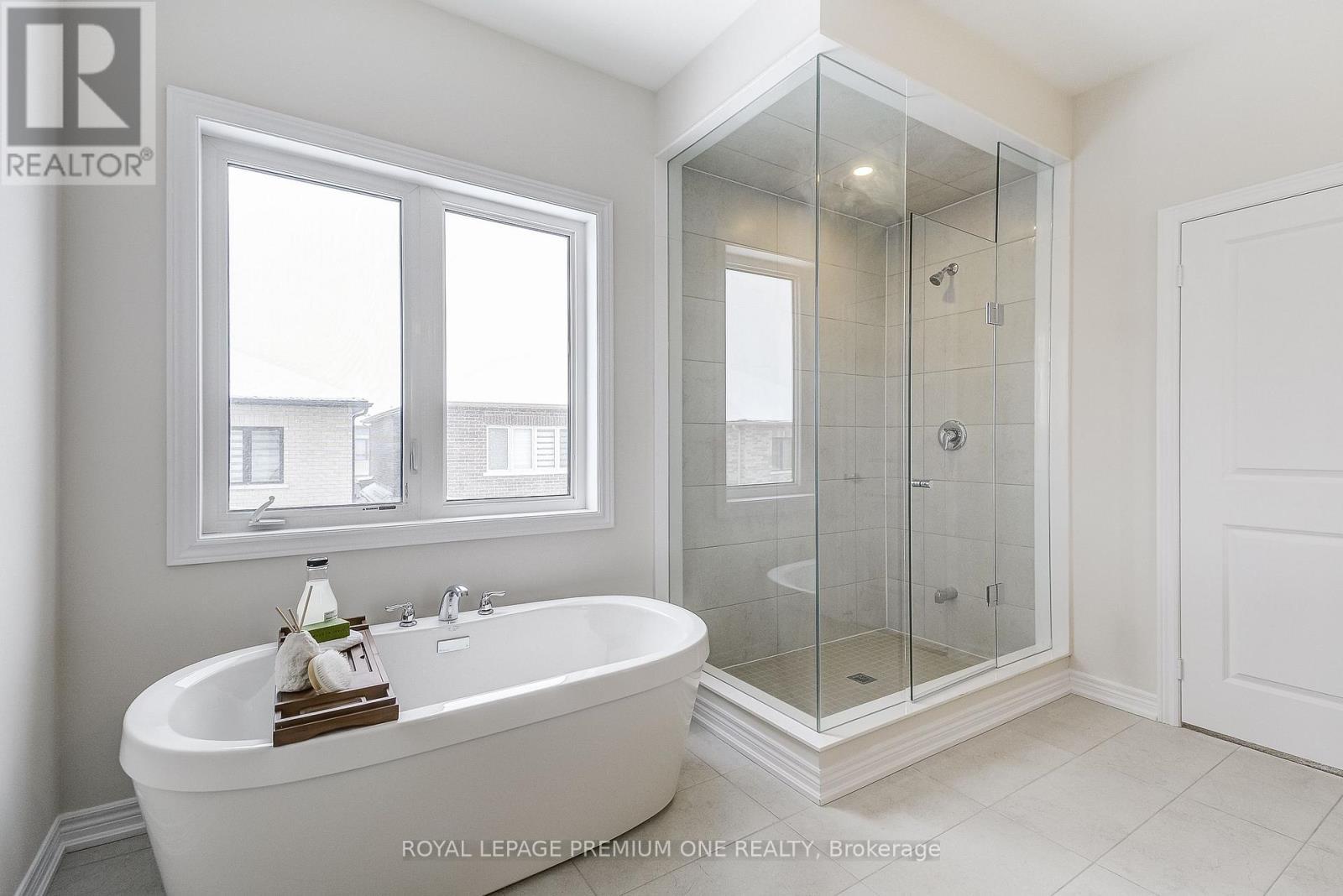 884 Plum Place, Milton, ON - Indoor Photo Showing Bathroom