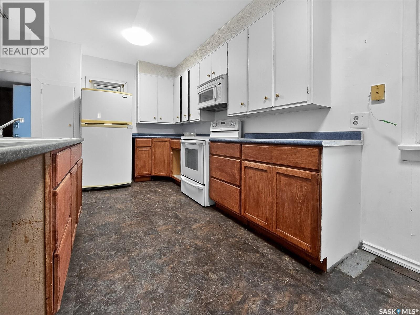 311 3Rd Street, Chaplin, SK - Indoor Photo Showing Kitchen