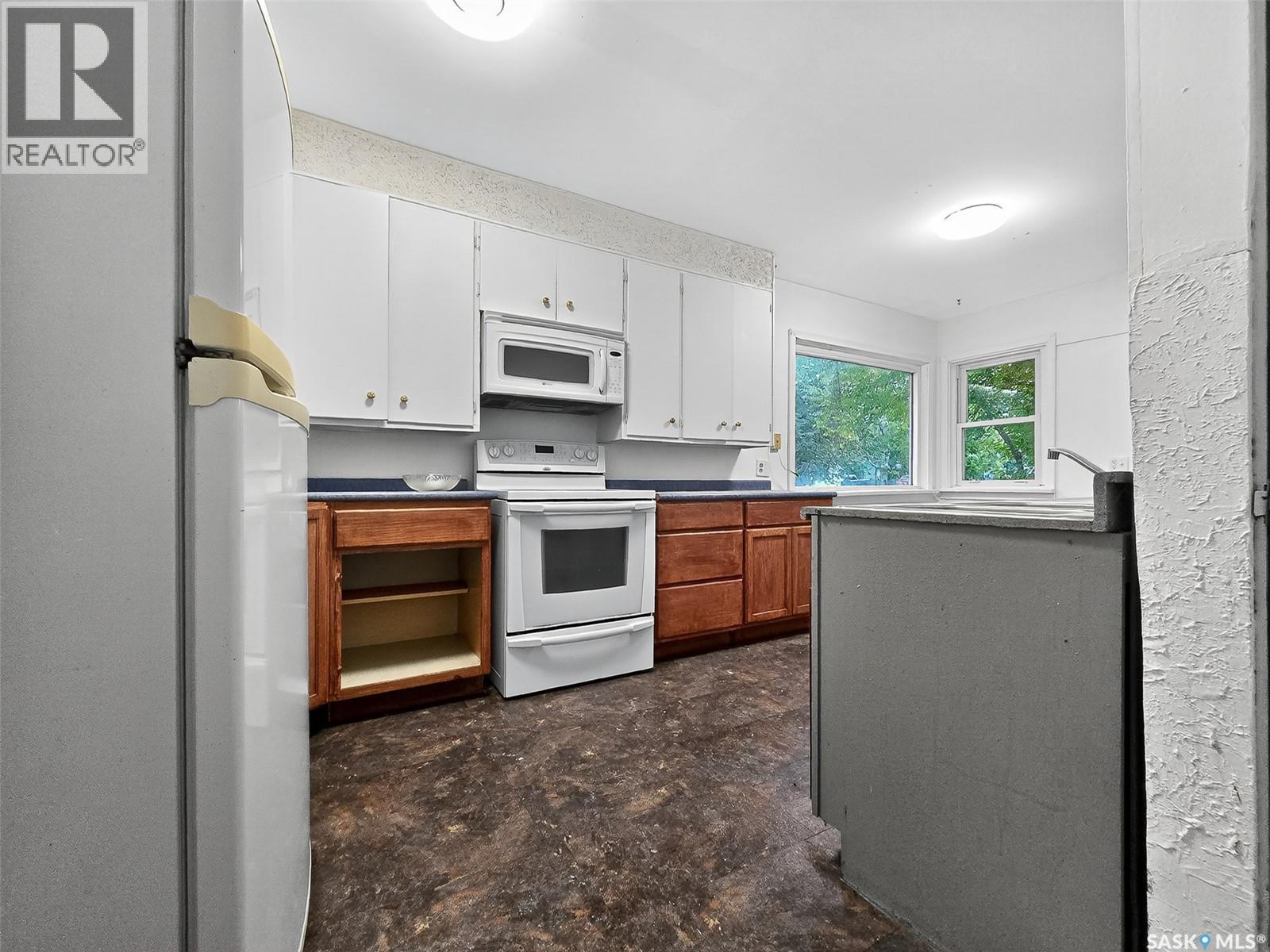 311 3Rd Street, Chaplin, SK - Indoor Photo Showing Kitchen