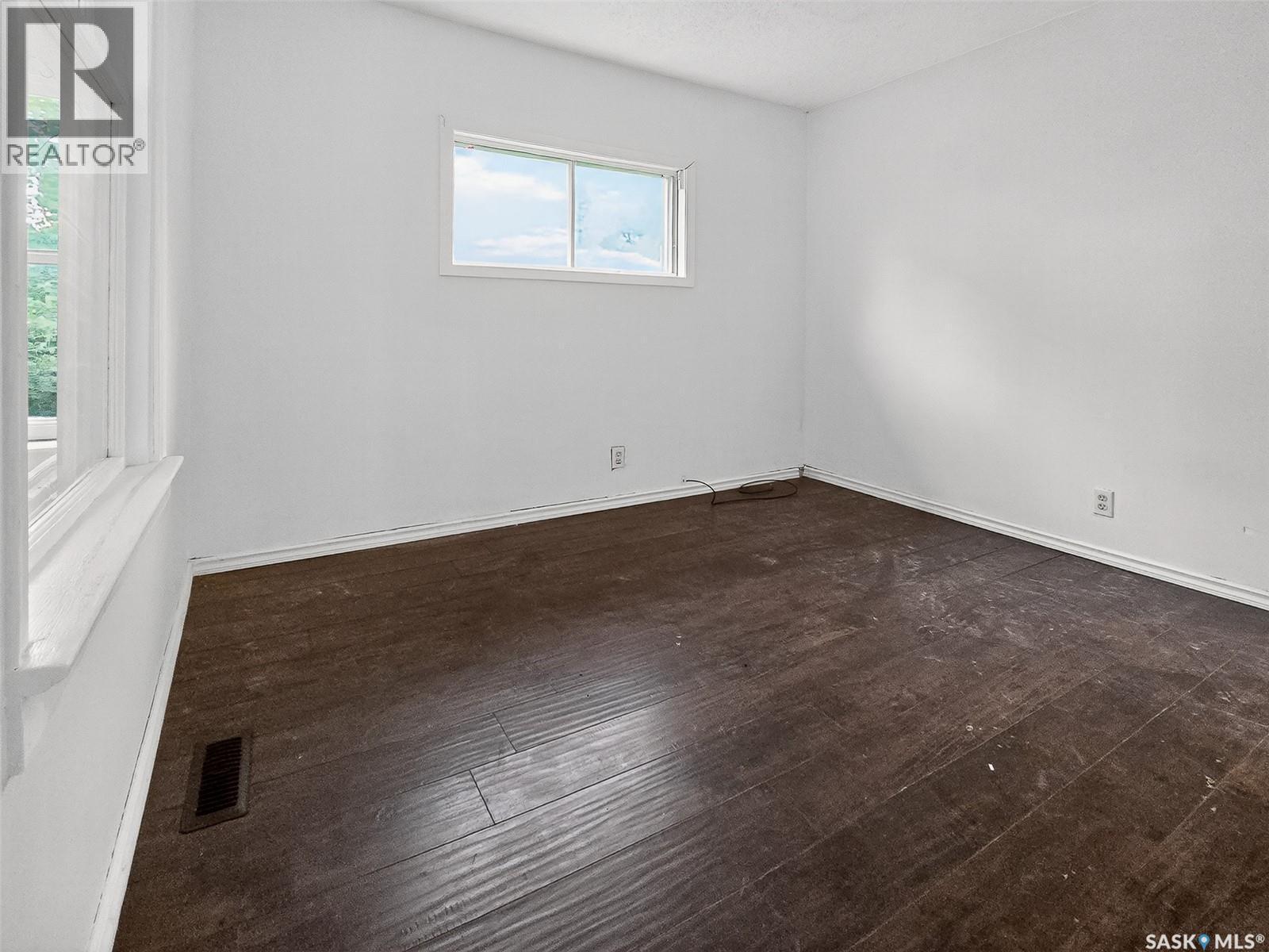 311 3Rd Street, Chaplin, SK - Indoor Photo Showing Other Room