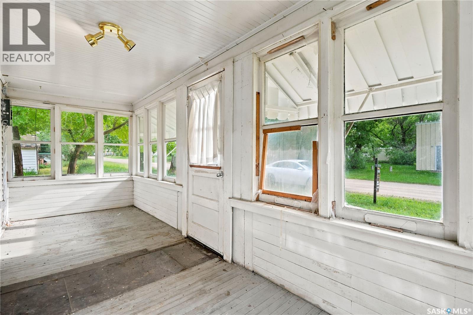 311 3Rd Street, Chaplin, SK