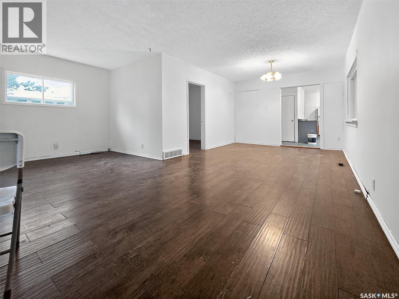 311 3Rd Street, Chaplin, SK - Indoor Photo Showing Other Room