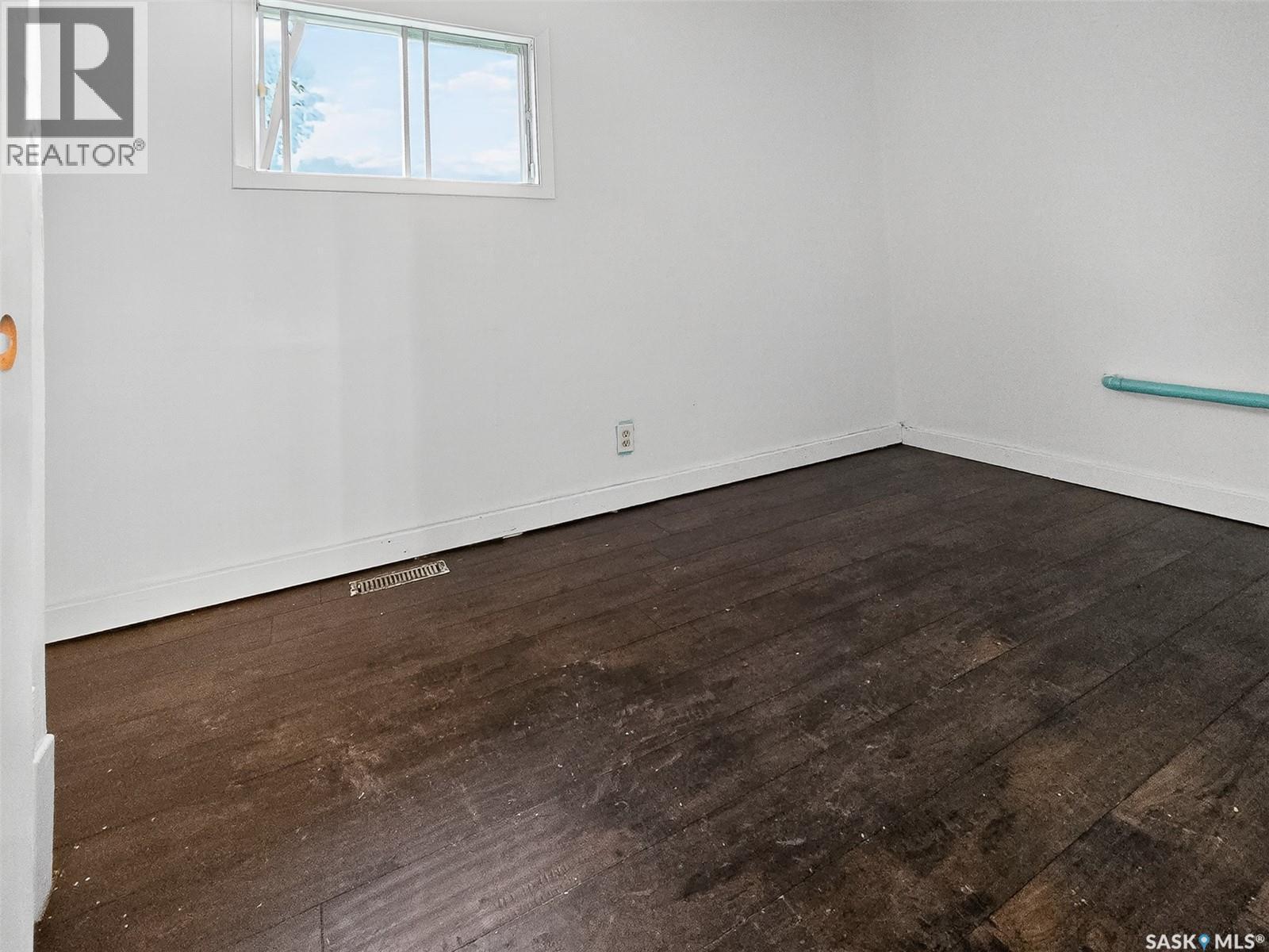 311 3Rd Street, Chaplin, SK - Indoor Photo Showing Other Room