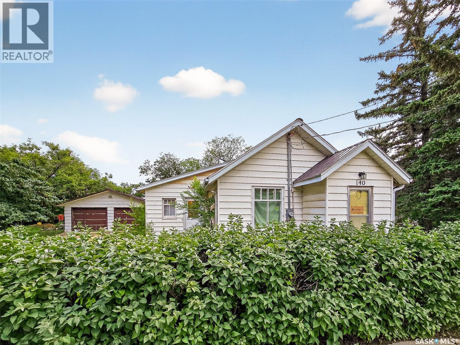 140 1St Avenue, Chaplin, SK - Outdoor