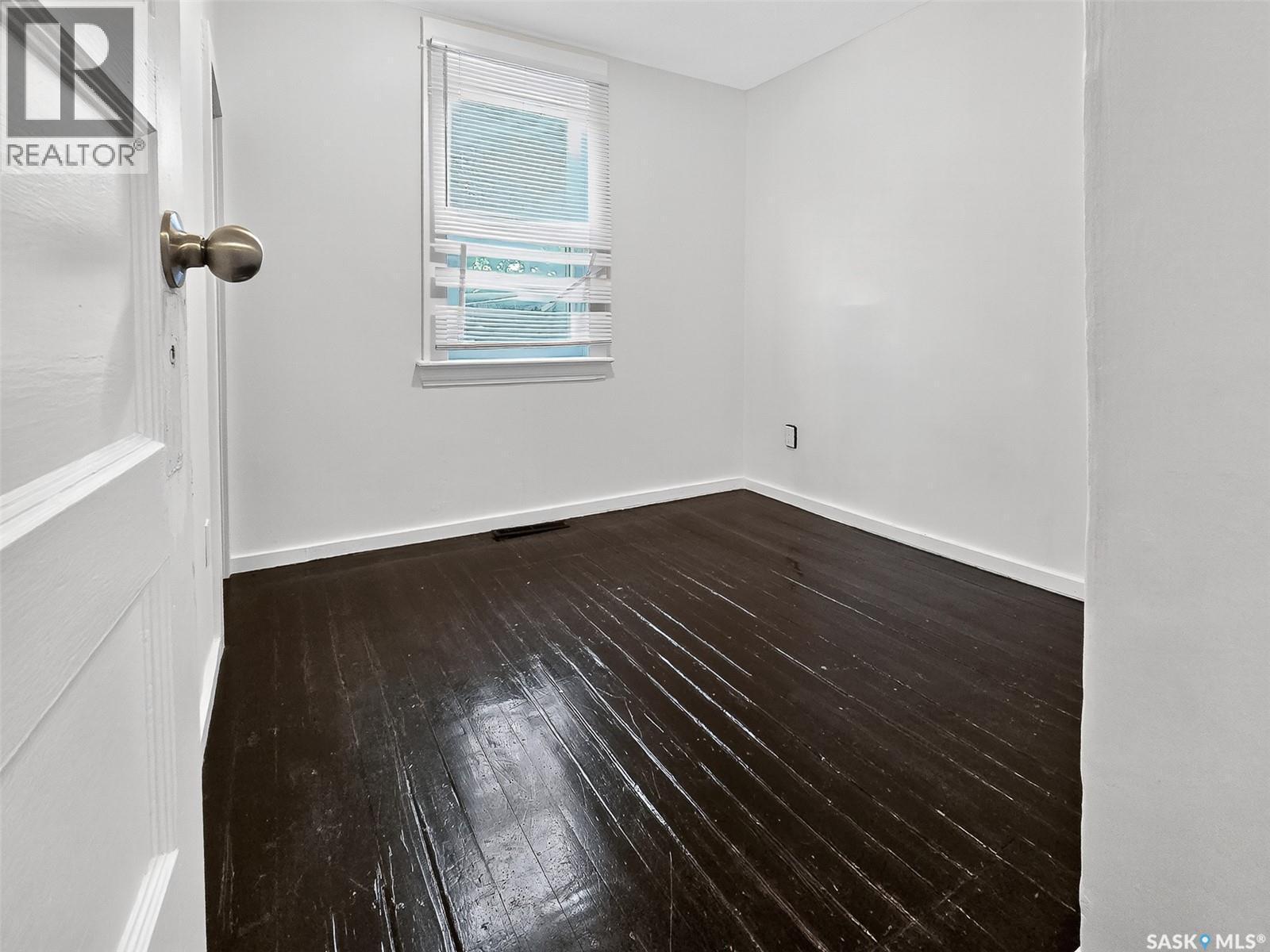 140 1St Avenue, Chaplin, SK - Indoor Photo Showing Other Room