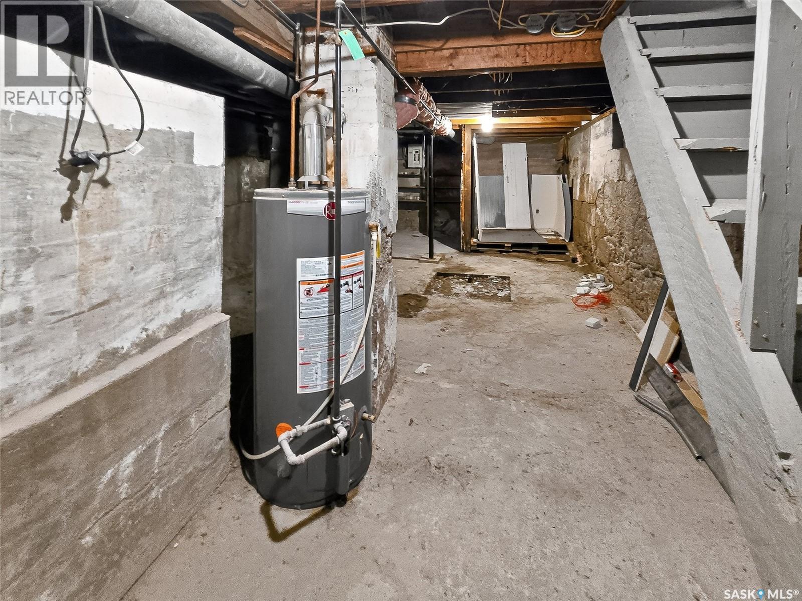 140 1St Avenue, Chaplin, SK - Indoor Photo Showing Basement