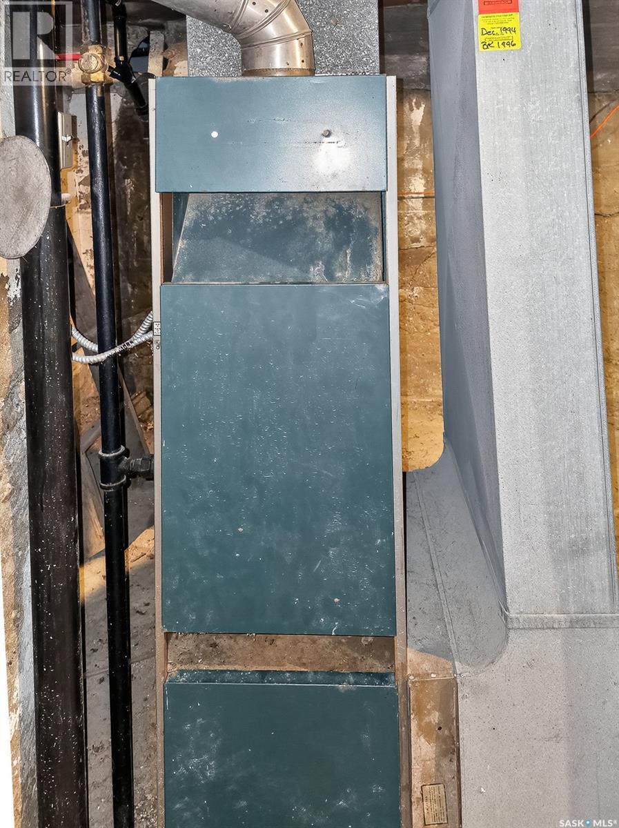 140 1St Avenue, Chaplin, SK -