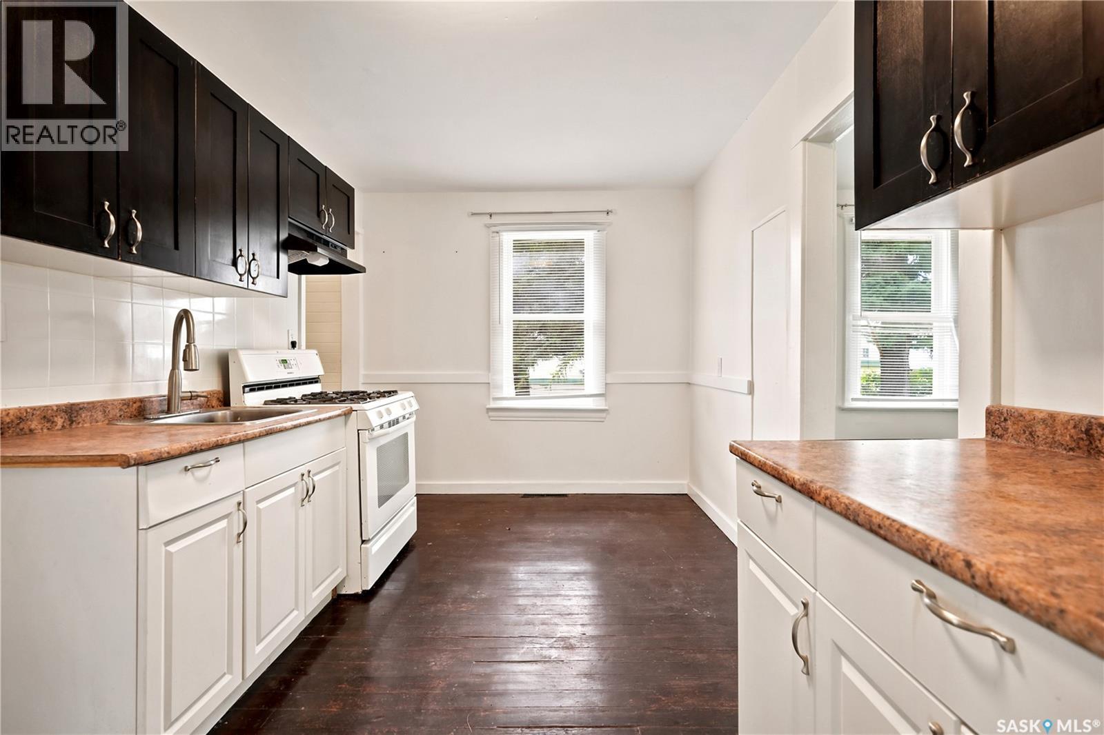 140 1St Avenue, Chaplin, SK