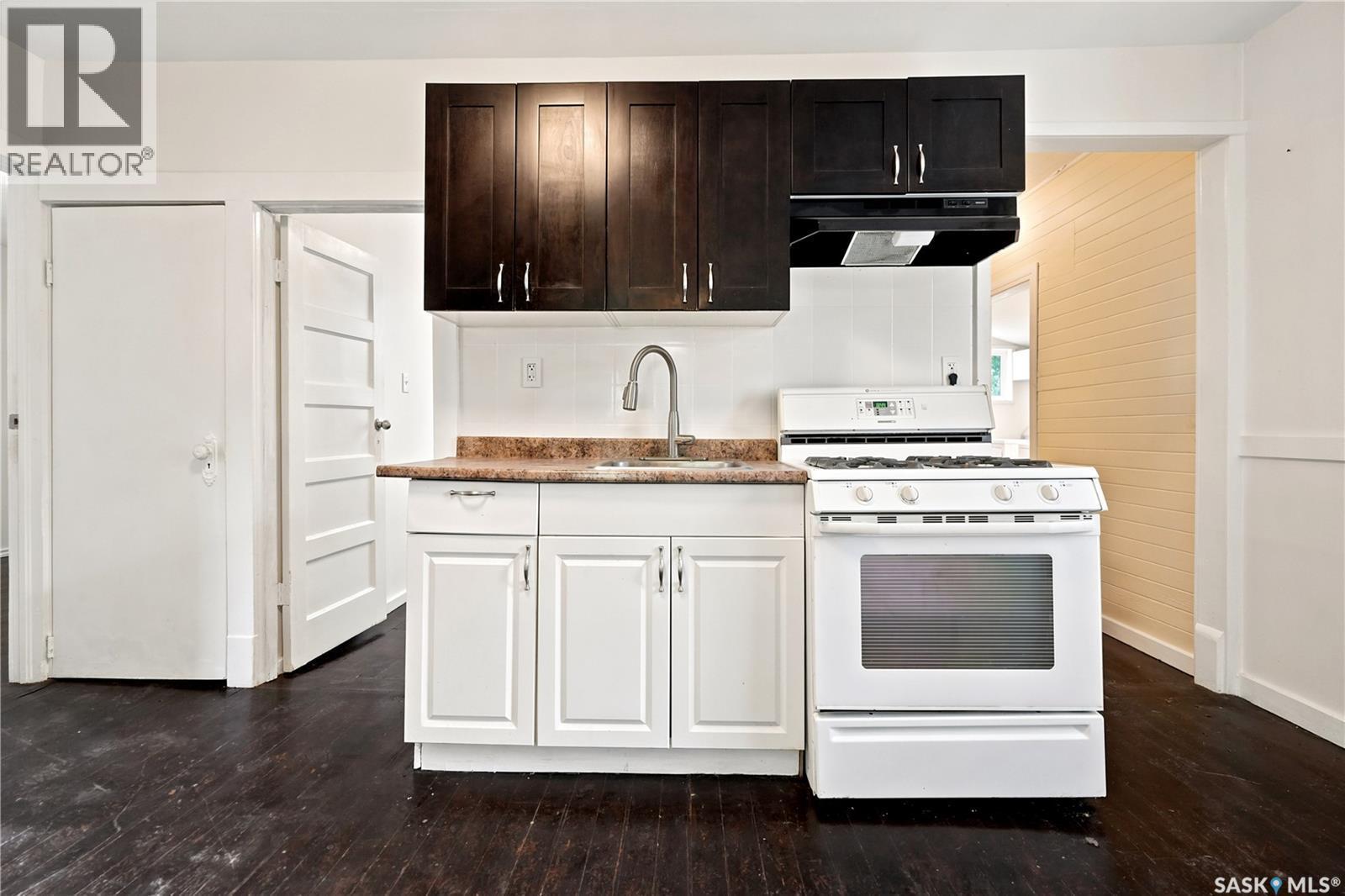140 1St Avenue, Chaplin, SK