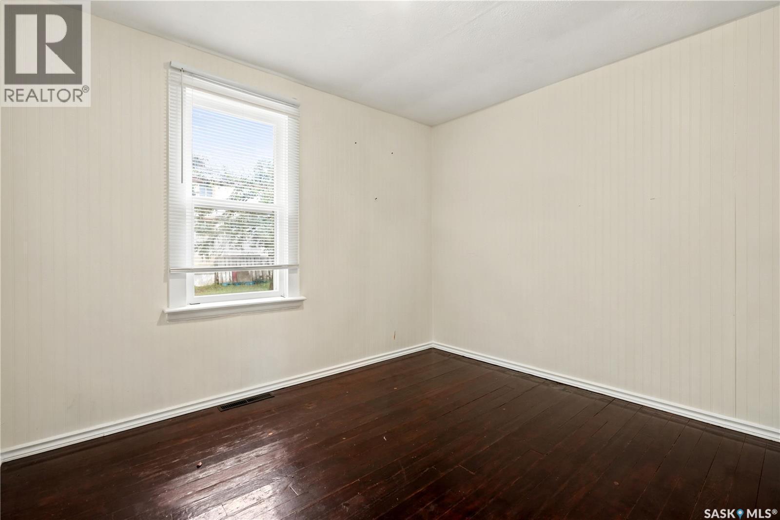 140 1St Avenue, Chaplin, SK
