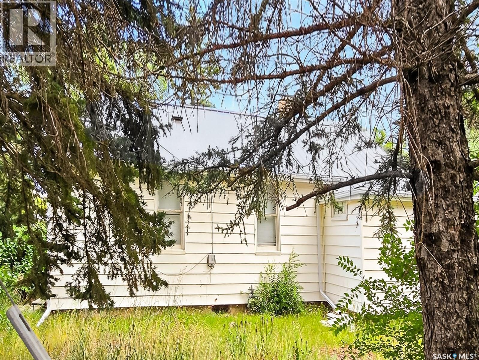 140 1St Avenue, Chaplin, SK - Outdoor