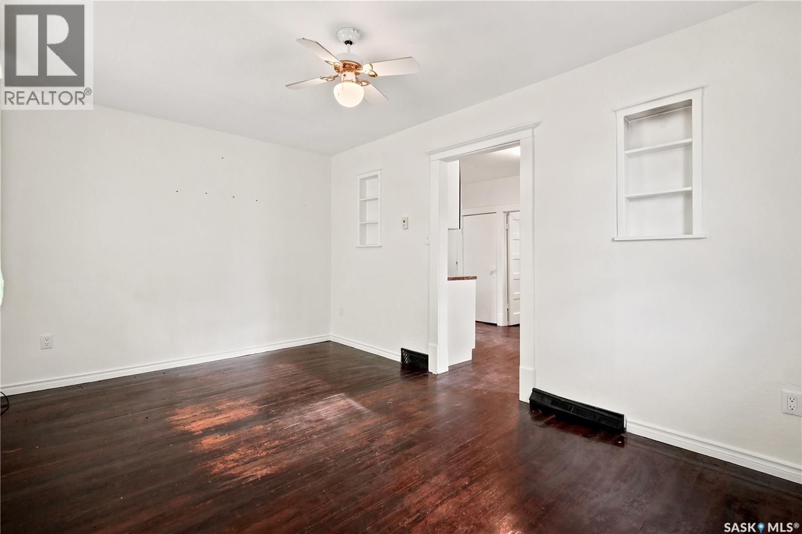 140 1St Avenue, Chaplin, SK
